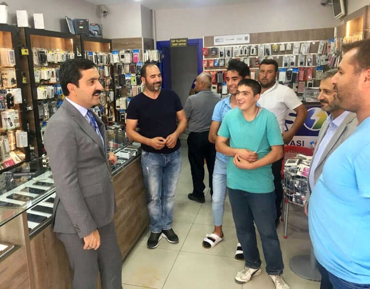 Belediye Başkanı Bahçeci, Belediye Hizmetlerinde Esnafın Fikrini Alıyor