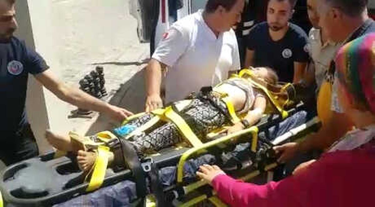 Besni\'nde Otomobil Şarampole Devrildi: 1 Ölü, 3 Yaralı