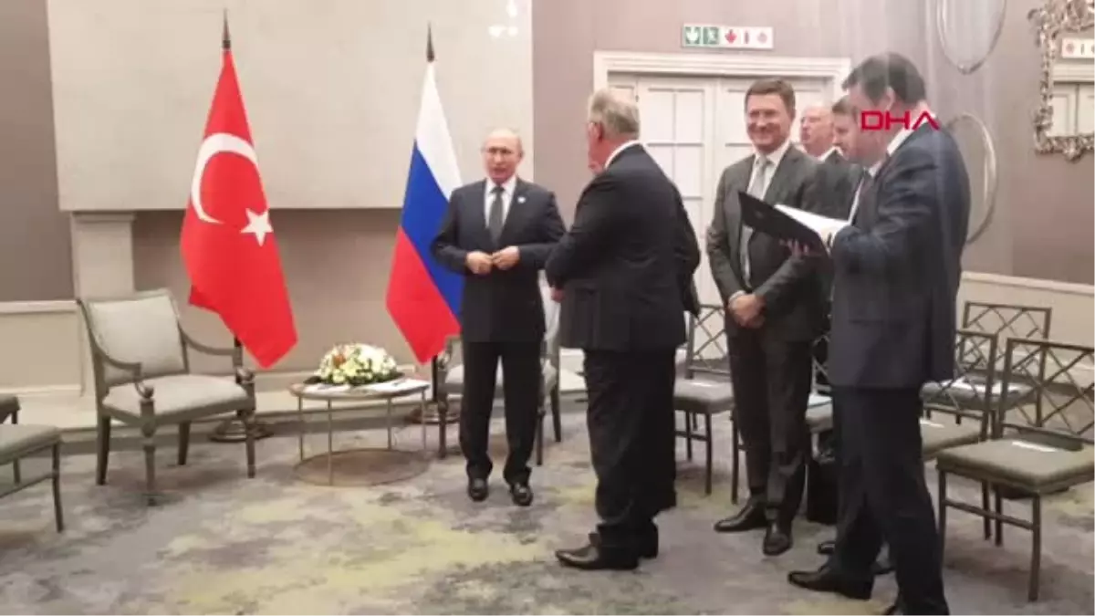 Putin Erdogan Gorusmesinde Heykel Detayi