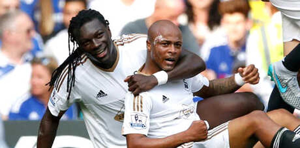 Galatasaraylı Gomis\'ten Ayew\'e Mesaj!