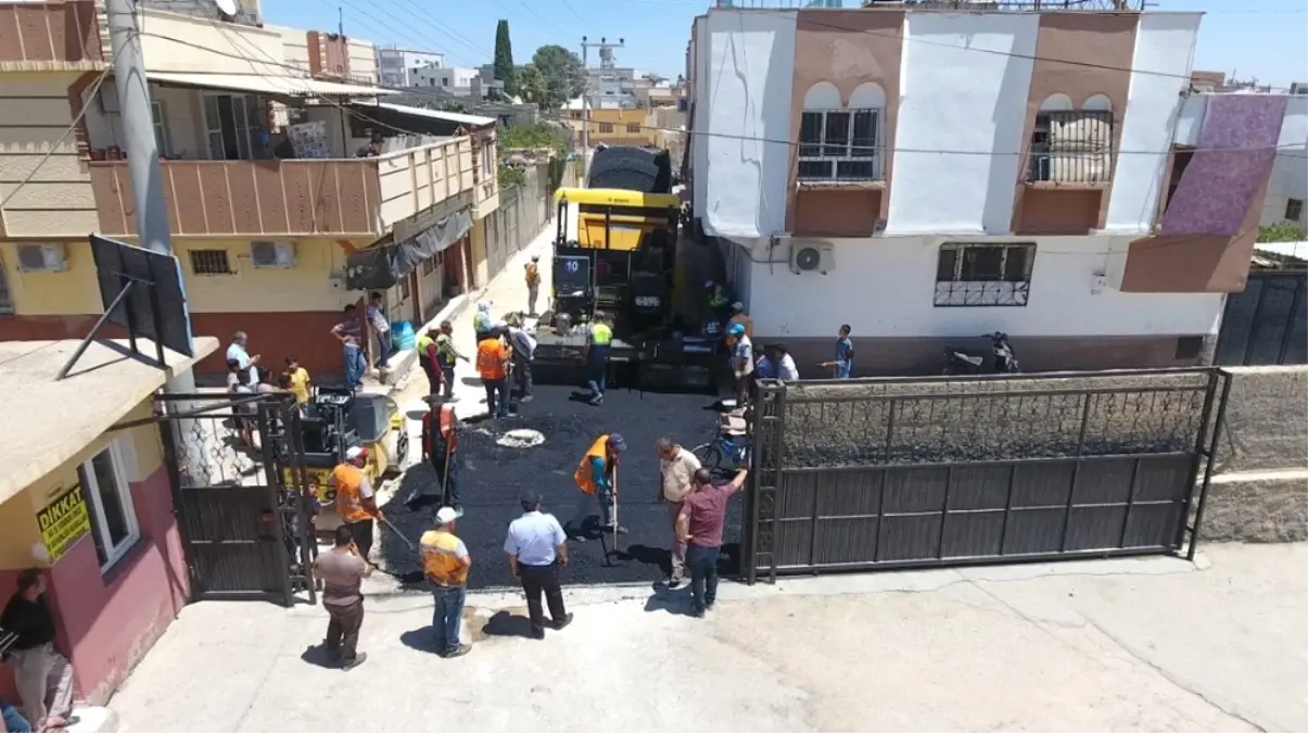 Gazi Caddesi\'nde Asfalt Serimi Başladı