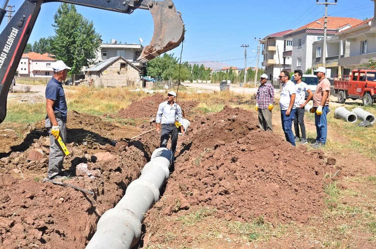 Gölbaşı İlçesinde Yağmur Suyu Çalışmaları Devam Ediyor