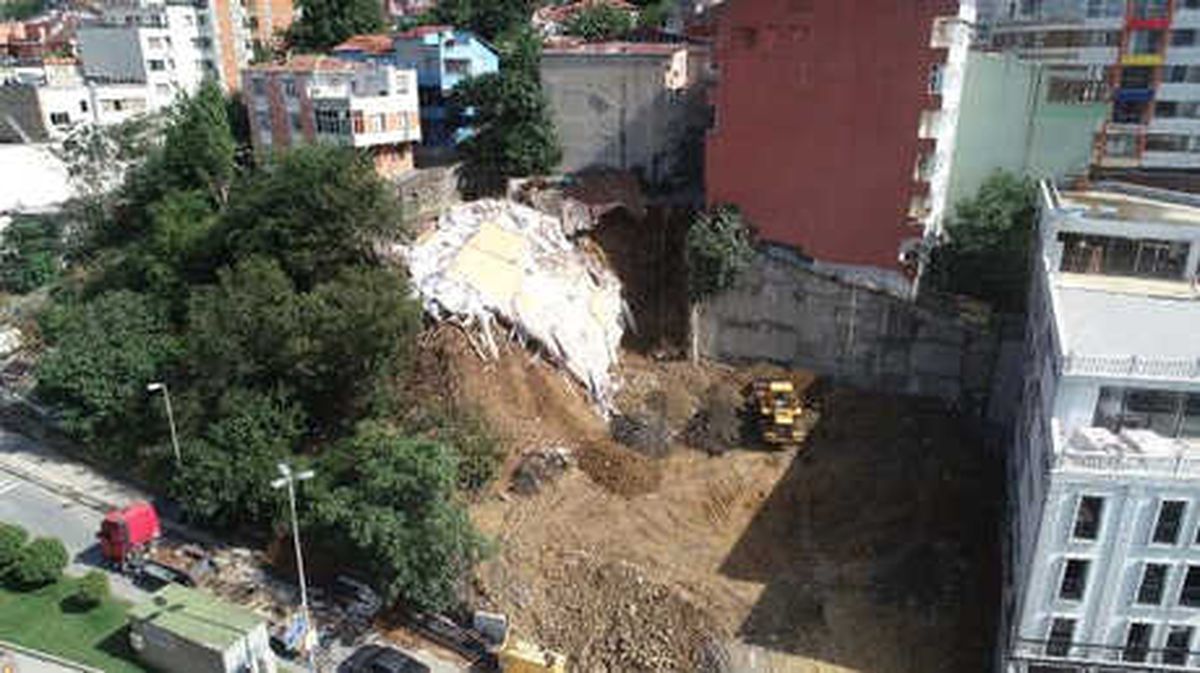 Havadan Fotoğraflarla) Sütlüce\'de Temel Çukuru Dolduruluyor