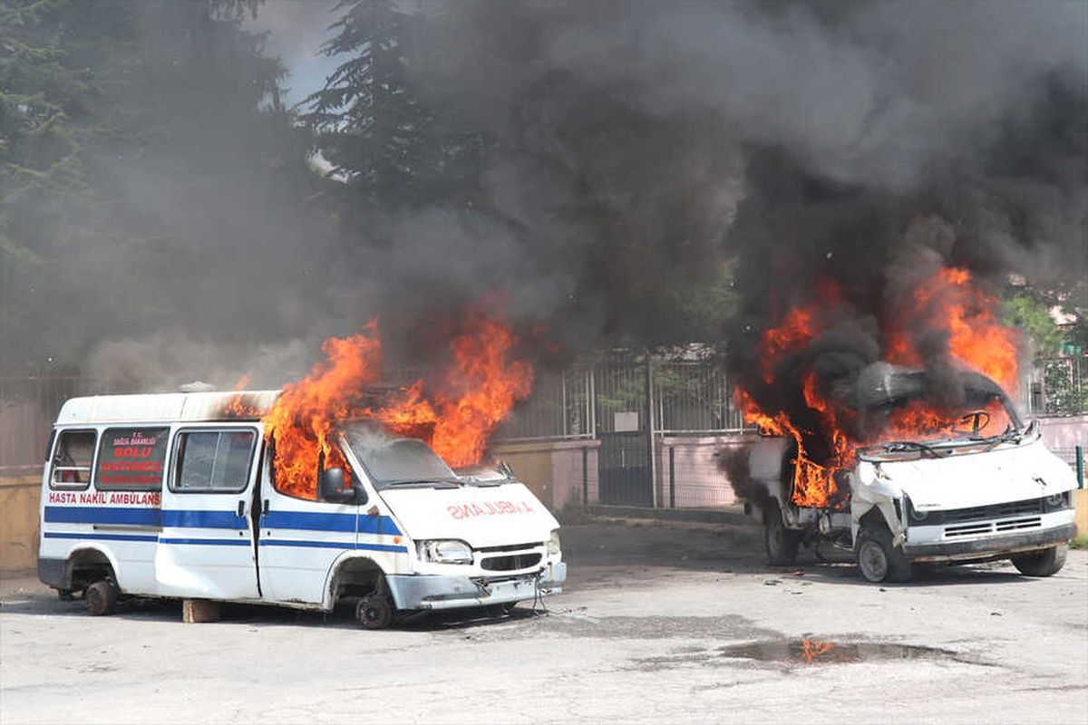 İtfaiyeden Kurtarma ve Yangın Söndürme Tatbikatı