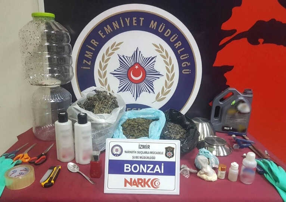 İzmir Emniyeti Zehir Tacirlerine Göz Açtırmadı