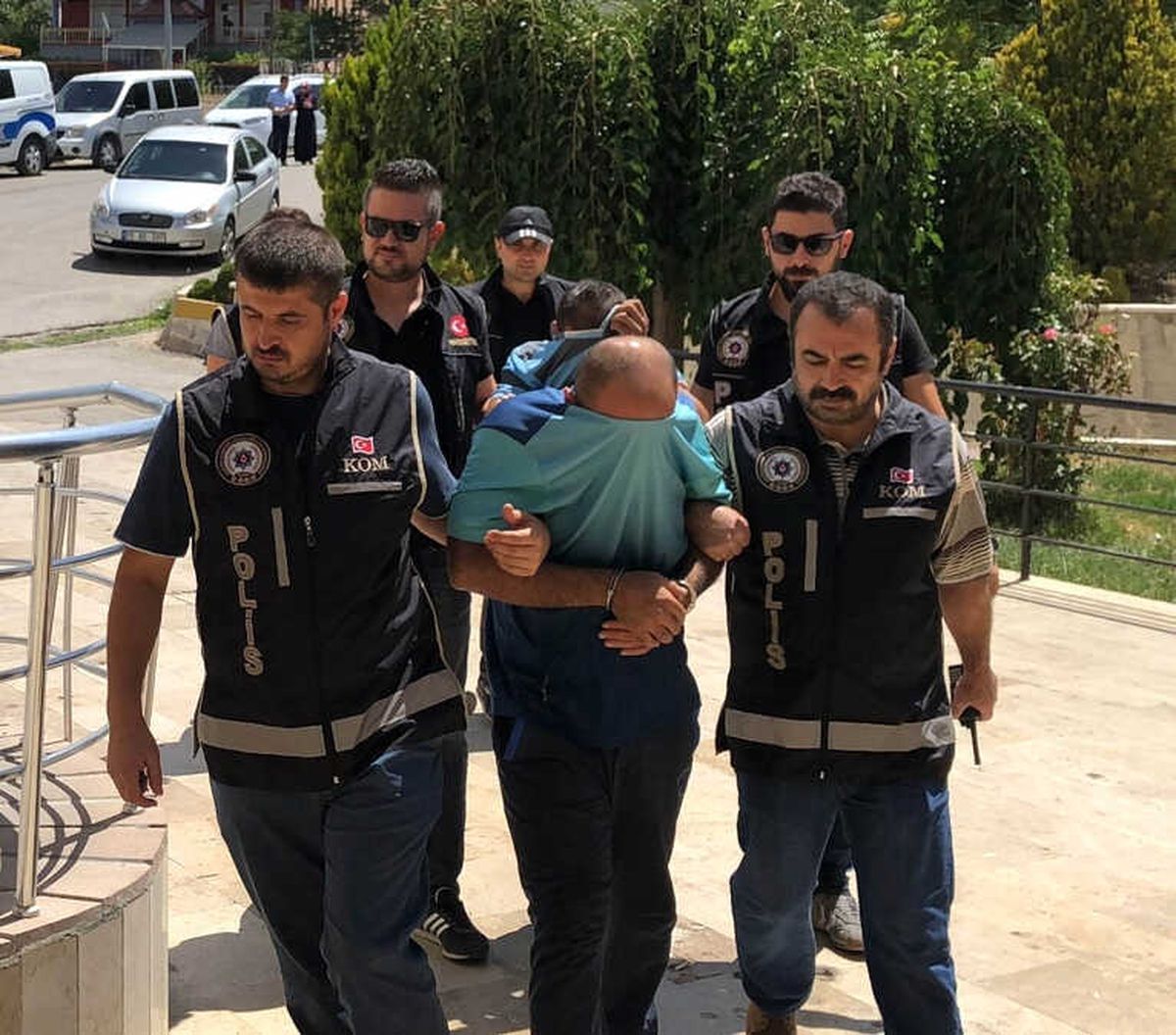 Karaman\'da Uyuşturucu Sattıkları İleri Sürülen 3 Kişi Tutuklandı