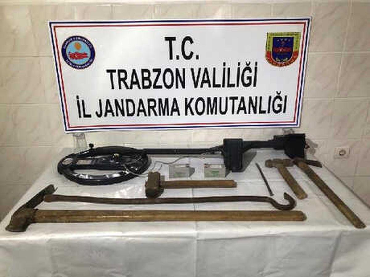 Kilisede Kaçak Define Operasyonu: 5 Gözaltı
