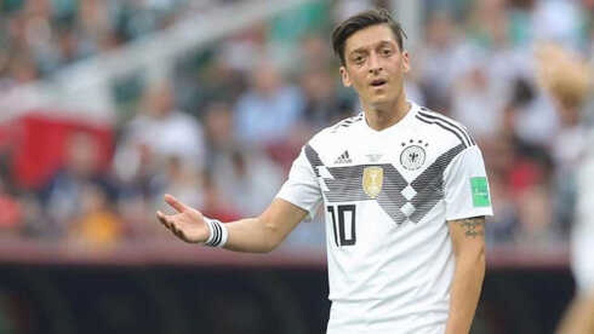 Mesut Özil\'e Bir Destek Daha