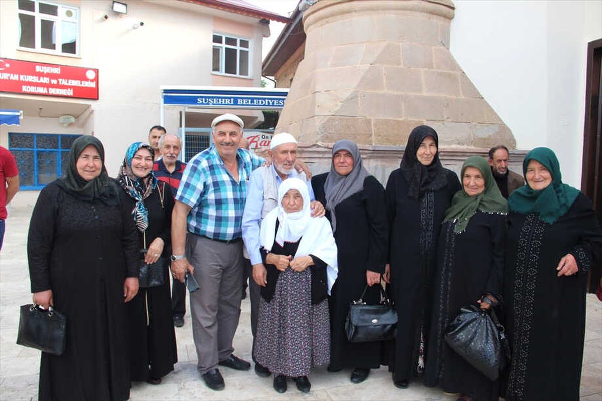 Suşehri\'nde Hacı Adayları Kutsal Topraklara Uğurlandı