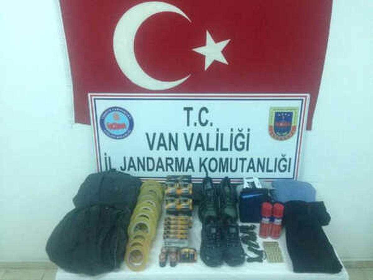 Van\'da PKK\'nın Patlayıcı Yapımında Kullandığı Malzemeler Ele Geçirildi