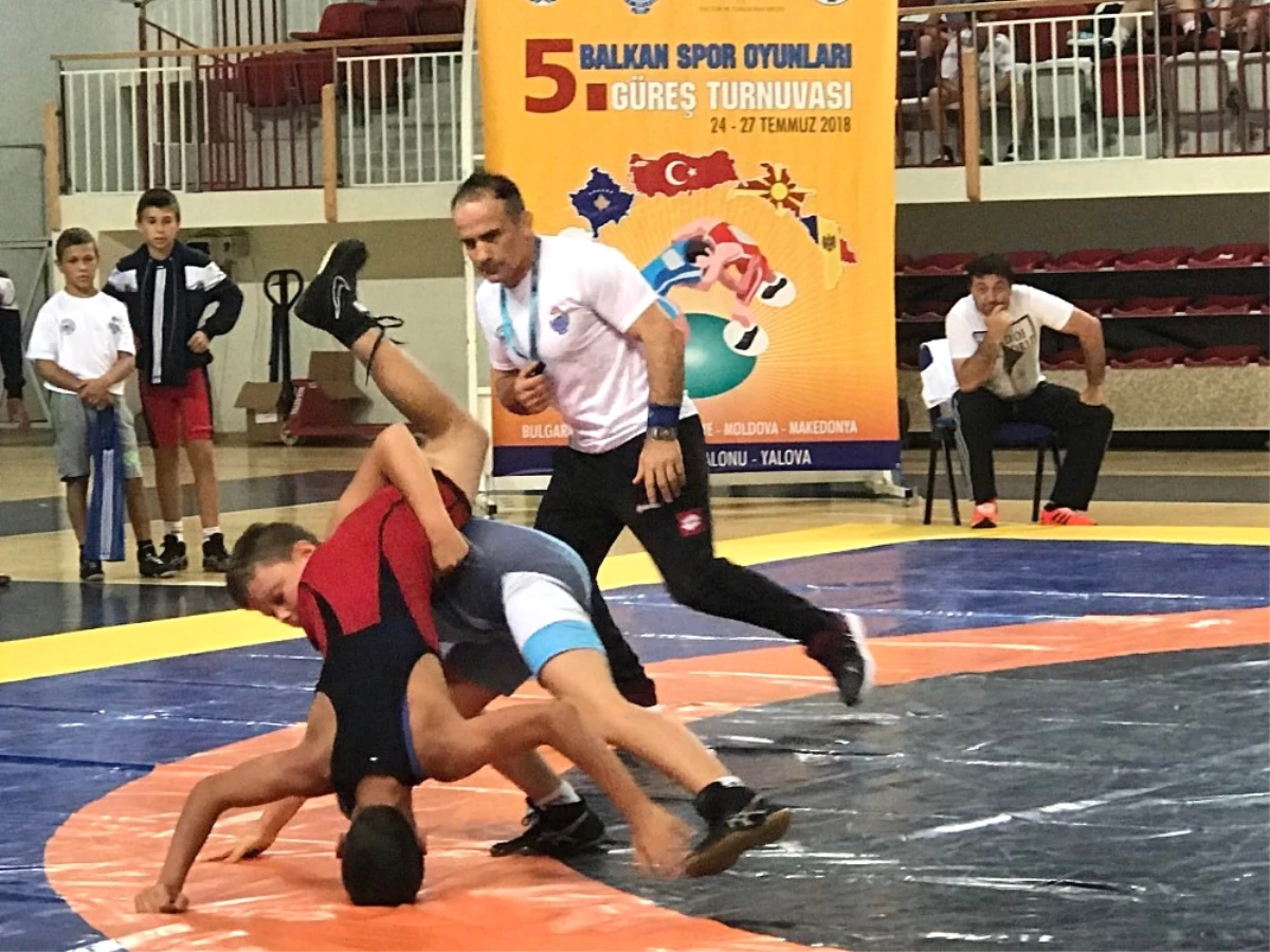 Yalova\'da 5. Balkan Spor Oyunları Güreş Turnuvası Sona Erdi