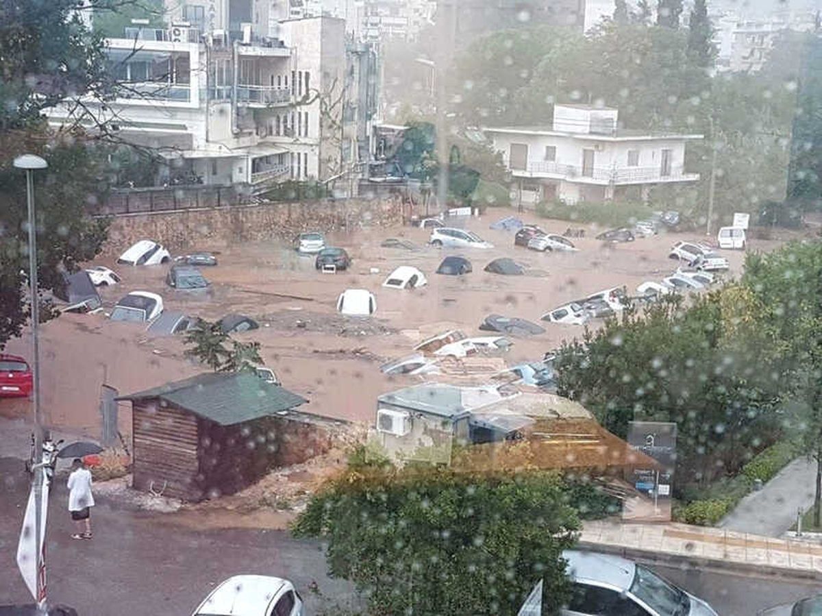 Yunanistan Şimdi de Sel ile Boğuşuyor