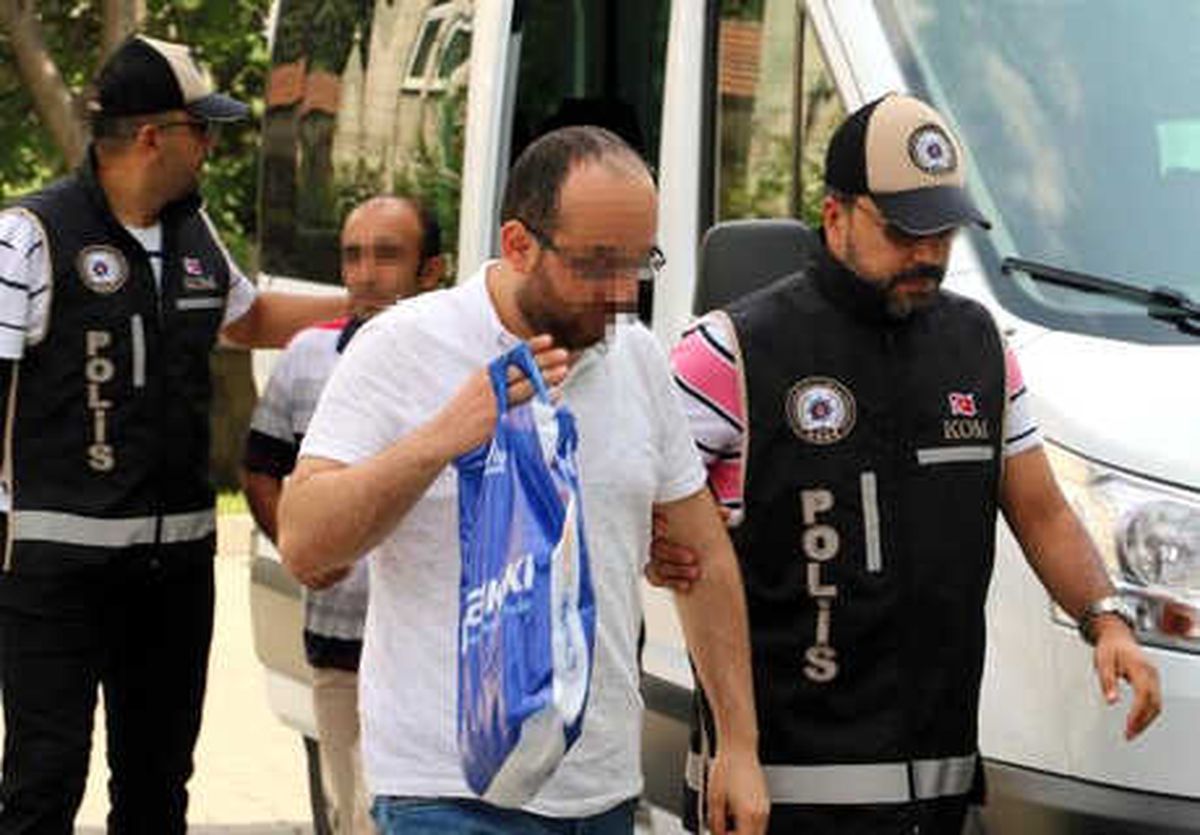 Zaman Gazetesi Operasyonlarını Protesto Eden 5 Kişi Adliyede