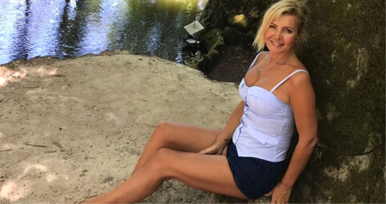 47 Yaşındaki Seda Akgül Bikinili Fotoğrafıyla Sosyal Medyayı Salladı! Seda Akgül Kimdir?