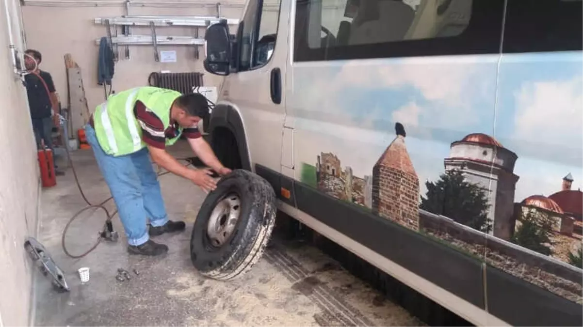 Araçların Bakımı Seyitgazi Belediyesi Atölyelerinde