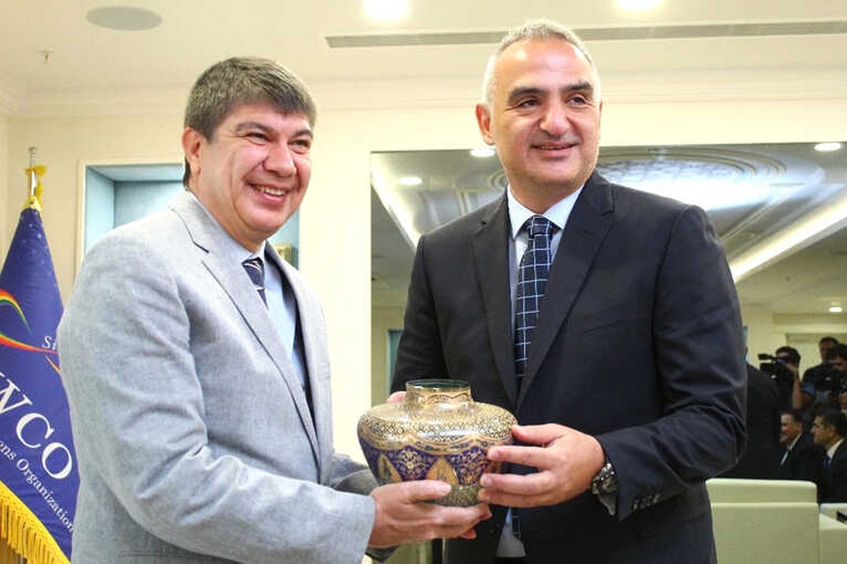 Bakan Ersoy: "İcraatlarımızı Göstererek Takdir Toplamak Daha İyi Diye Düşünüyorum"