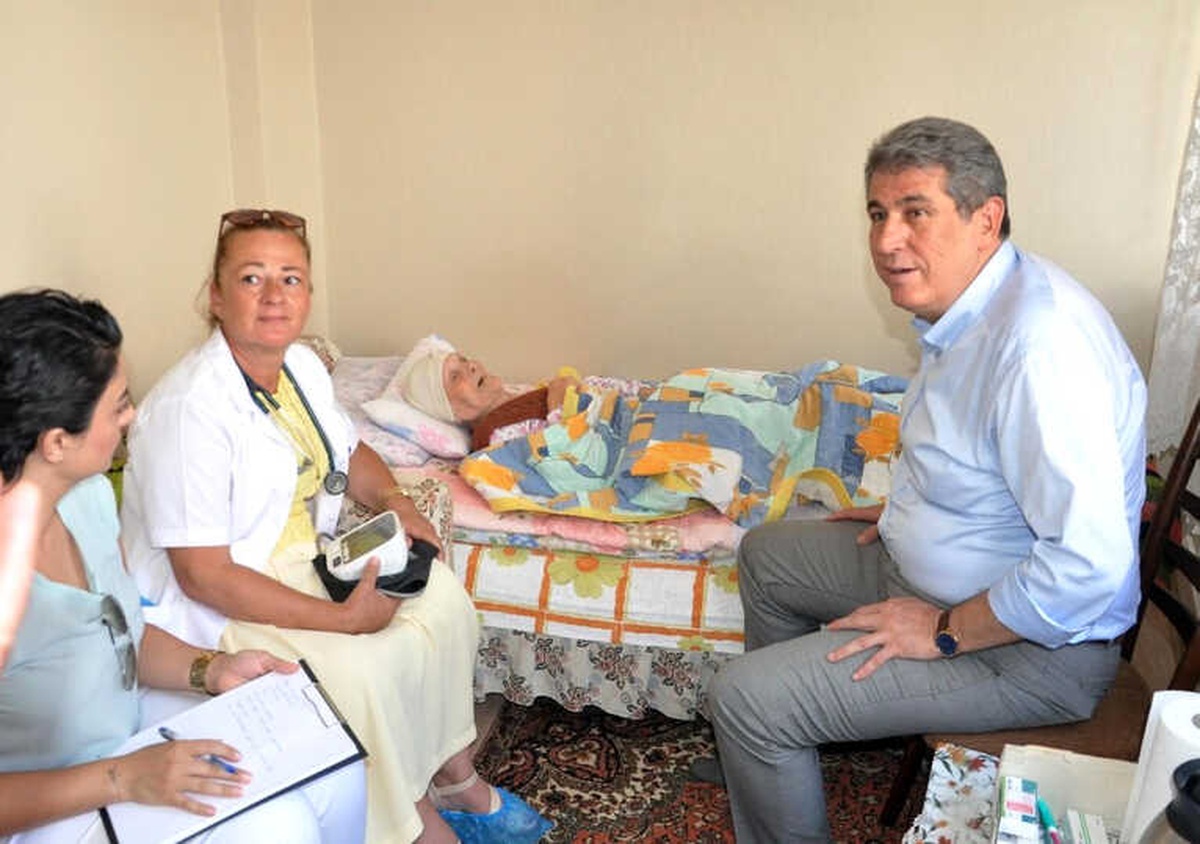Balçova\'da Yaşlıları Sevindiren Destek
