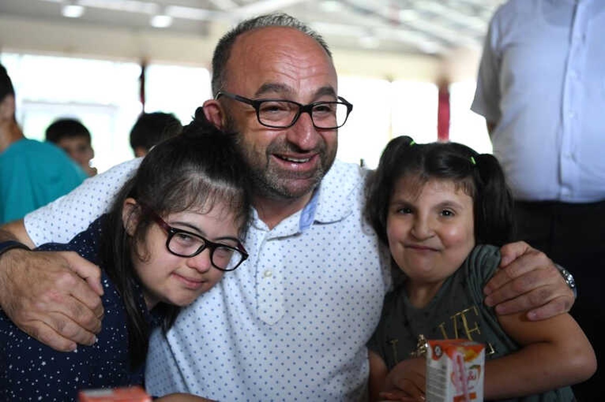 Başkan Üzülmez Özel Bireylerin Yüzünü Güldürdü