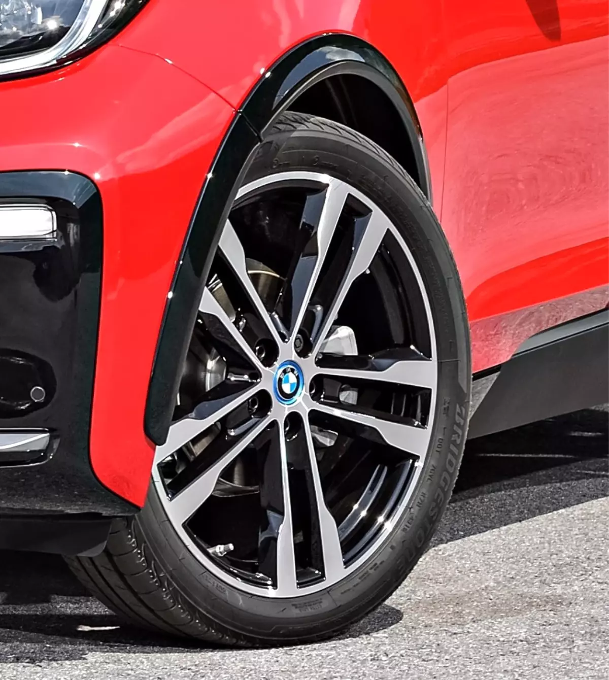 ?Bridgestone, Bmw İ3s\'in Yeni Nesil Lastiklerini "Ologic" Teknolojisiyle Üretiyor