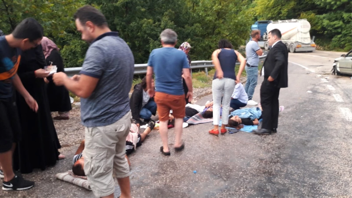 Bursa\'da Kazada Can Pazarı: 5 Yaralı