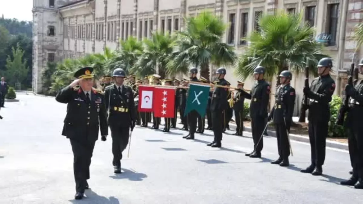 Genelkurmay Başkanı Orgeneral Yaşar Güler ve Kara Kuvvetleri Komutanı Orgeneral Ümit Dündar,...