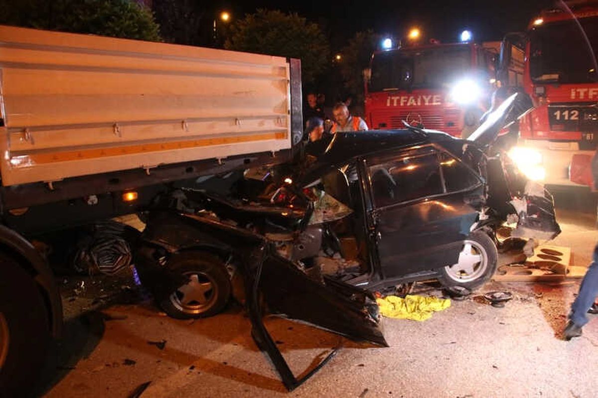 Hurdaya Dönen Araçtan Sağ Çıktı