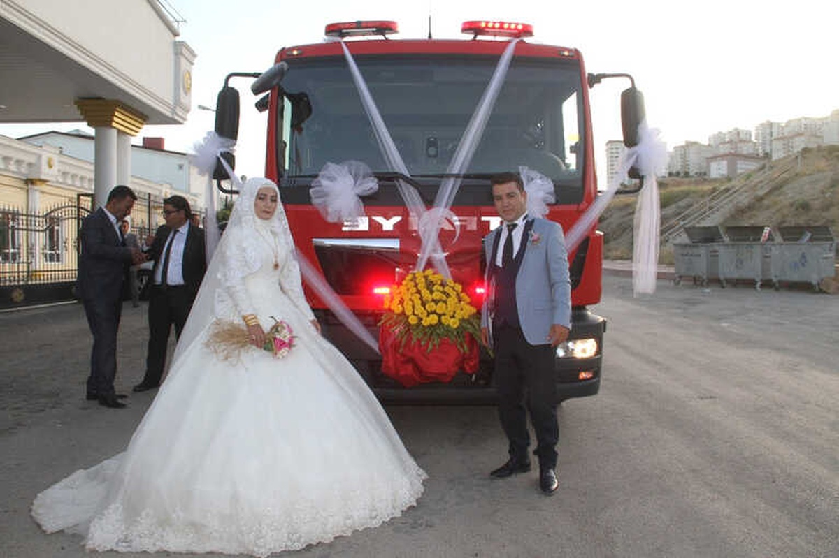 İtfaiye Aracı Bu Kez Gelin Arabası Oldu