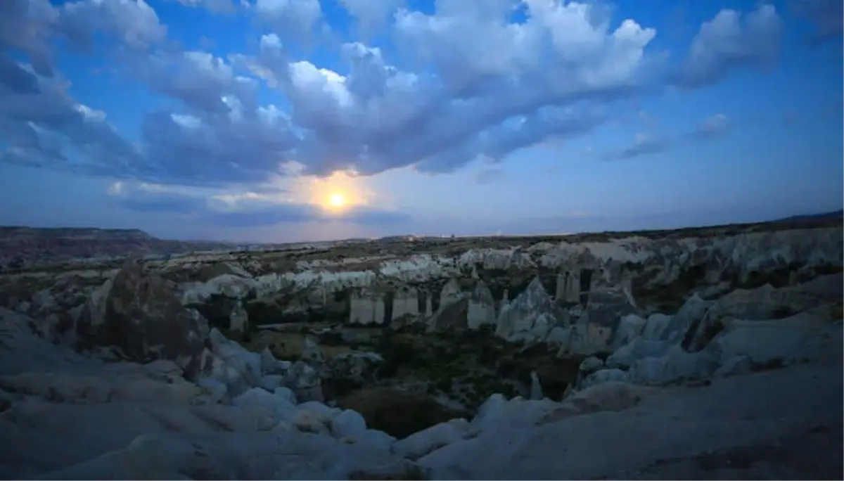 Kapadokya\'da Kanlı Ay Tutulması Başladı