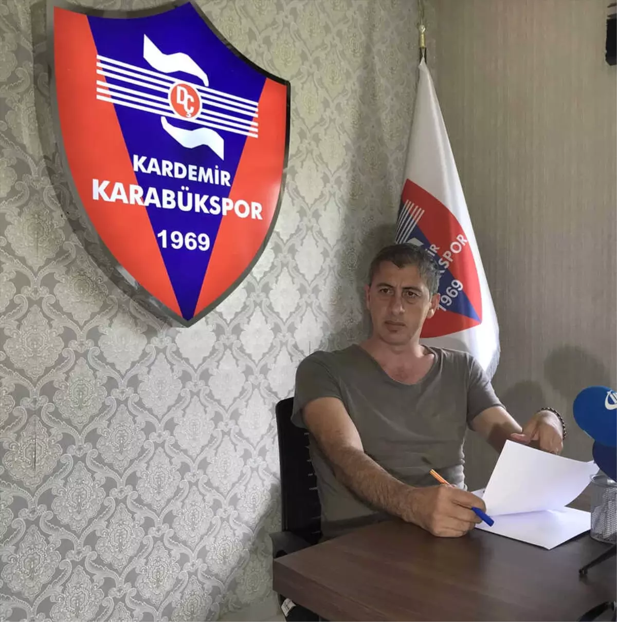 Karabükspor\'a Zarar Verenler de Uyayamasın"