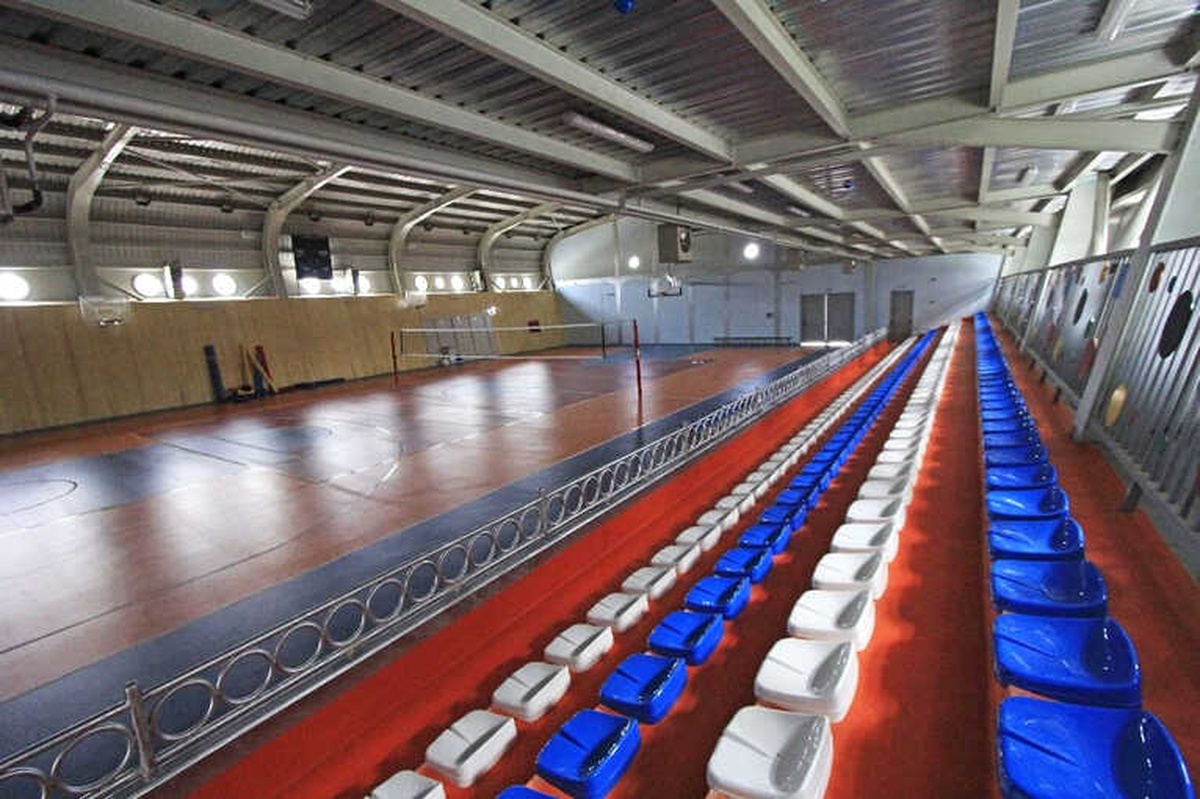 Körfez Orhangazi Anadolu Lisesi\'ne Spor Salonu