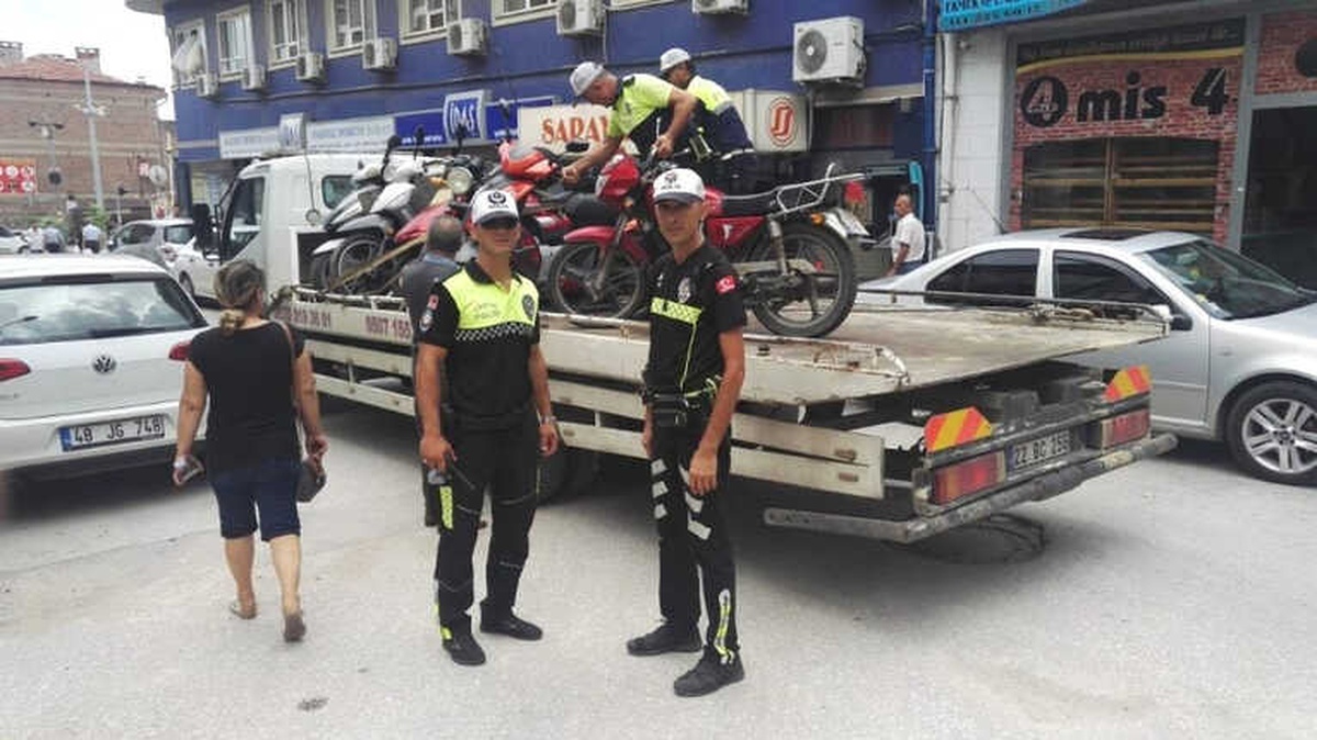 Kurallara Uymayan Motosiklet Sürücülerine Ceza Yağdı