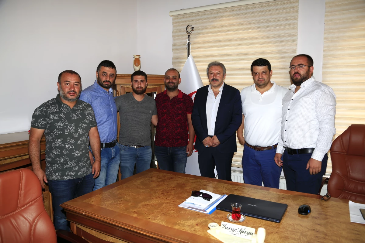 Nevşehirspor Taraftarlar Derneği Yöneticileri, Kulüp Başkanı Kaya\'yı Ziyaret Etti