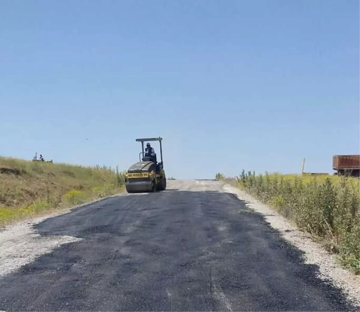 Özalp Belediyesinden Yol Yapım Çalışması