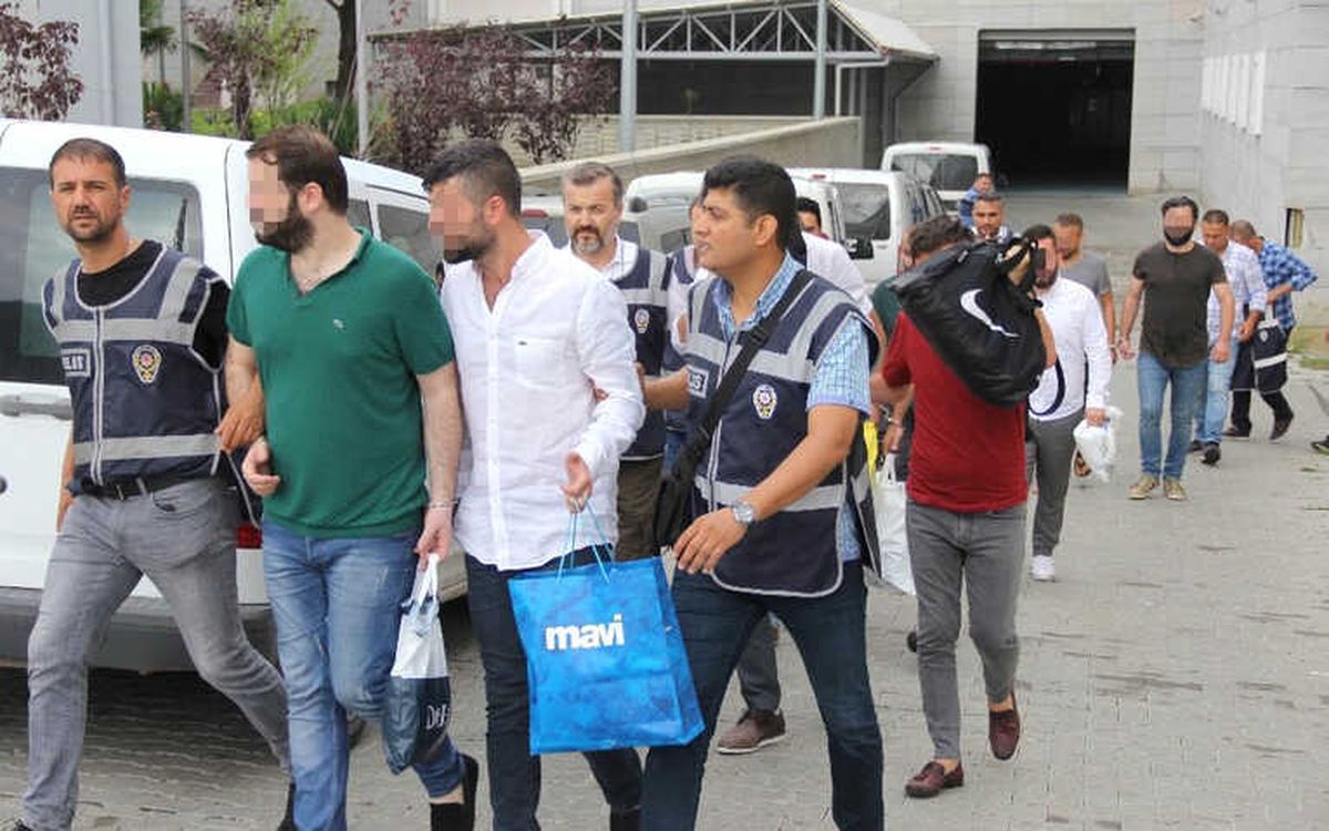 Polisten "Ceza Sahası" Operasyonu