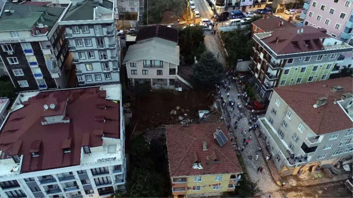 Sancaktepe\'de Çökme Riski Taşıyan Bina Havadan Görüntülendi