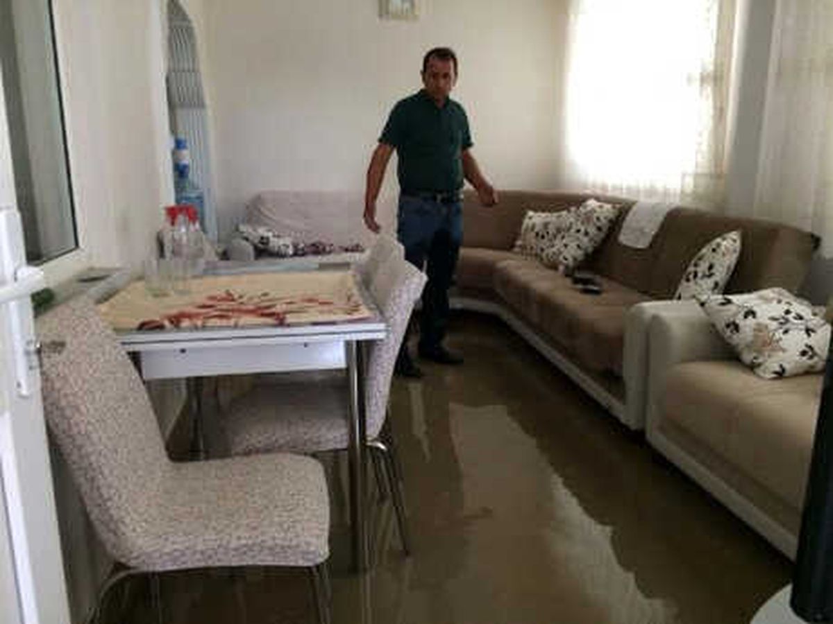 Saray\'da Sağanak Su Baskınlarına Neden Oldu