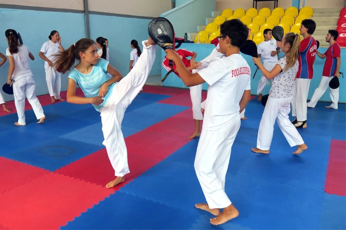 Taekwondo Sporcuları Takımı Yıl Boyu Çalışmalarını Sürdürüyor