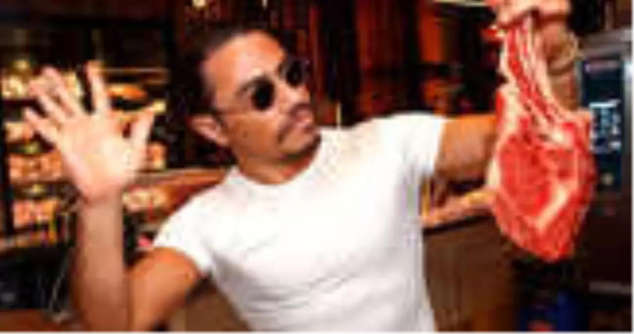 Tatil İçin Mykonos\'a Giden Nusret Gökçe, Büyük İlgi Gördü