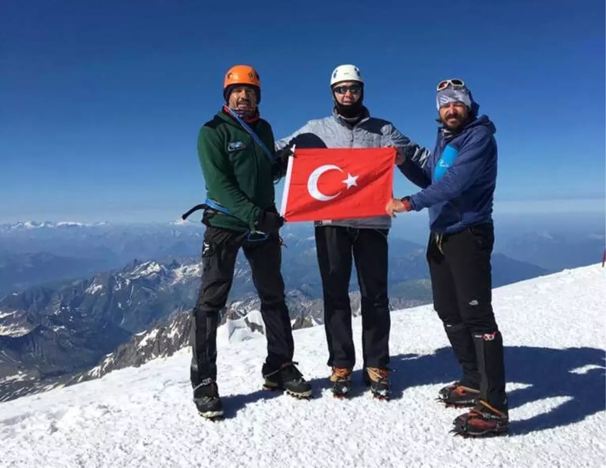 Türk Dağcılar Alplerin Zirvesinde Türk Bayrağı Açtı