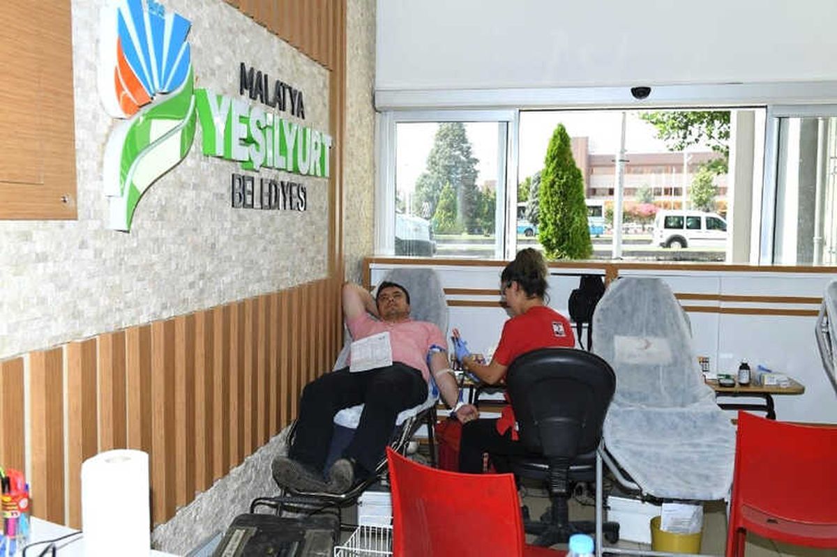 Yeşilyurt Belediye Personelleri Kan Bağışında Bulundu