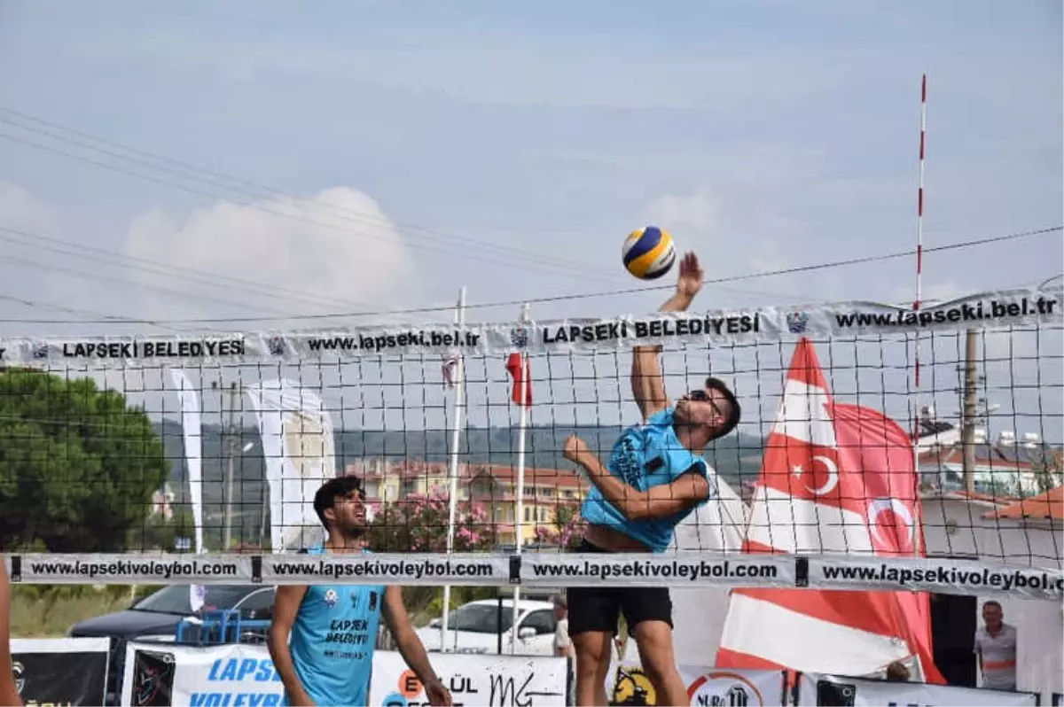 21. Uluslar Arası Lapseki Plaj Voleybolu Başladı