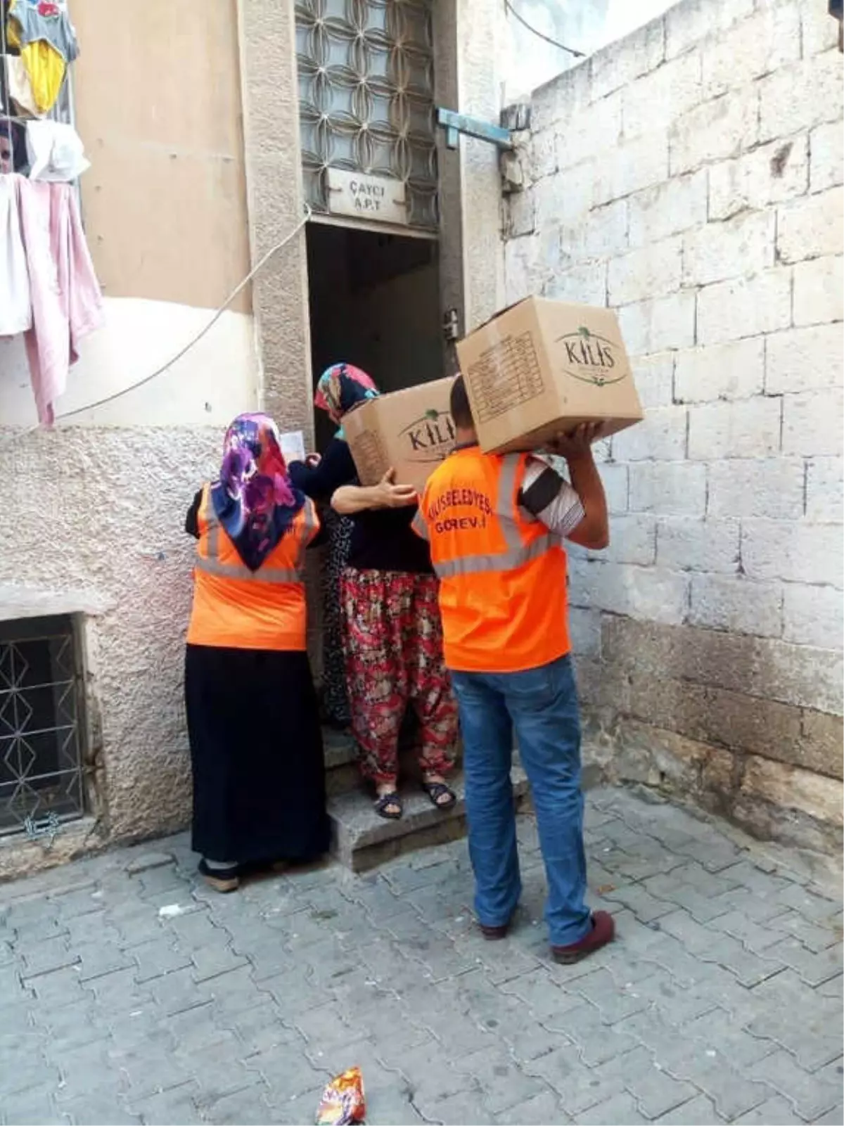 7 Bin 500 Yoksul Aileye Gıda Paketi Dağıtılıyor