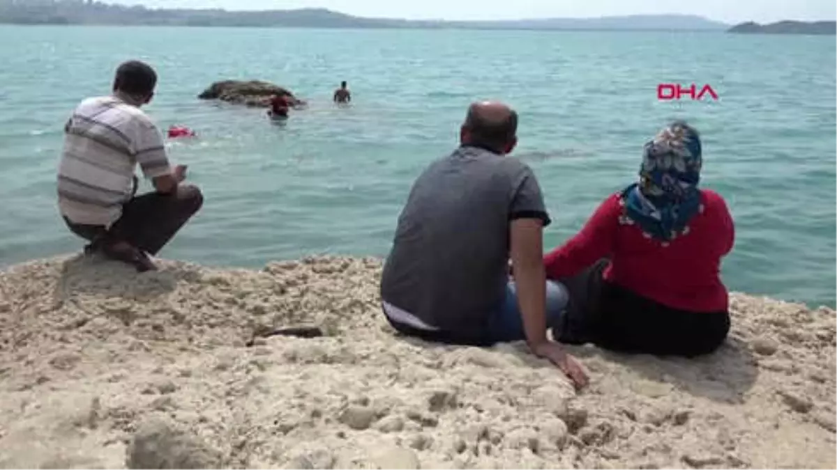 Adana Gölden Bilinci Kapalı Çıkarılan Genç, Kalp Masajıyla Hayata Döndürüldü