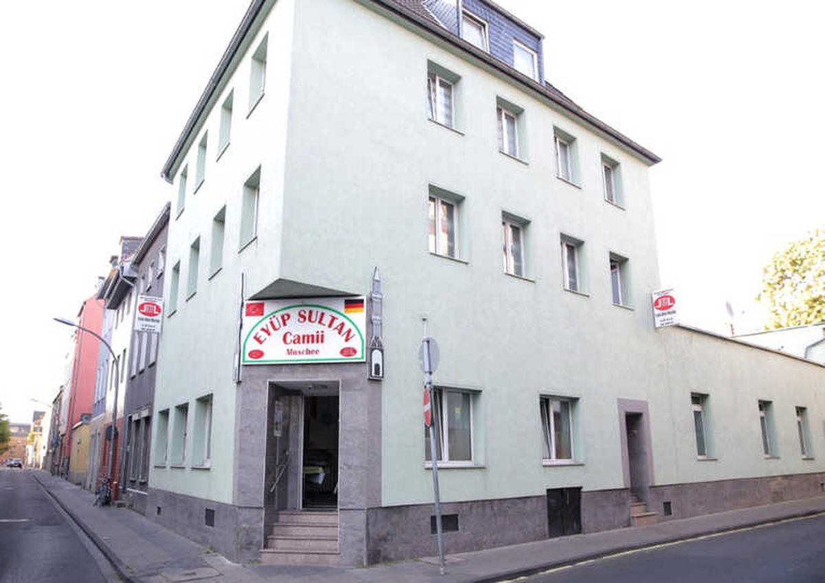 Almanya\'nın Köln Kentinde Camiye İkinci Saldırı