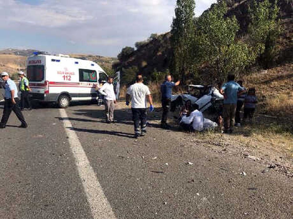 Ankara\'da Tır Otomobile Çarptı: 1 Ölü, 2 Yaralı