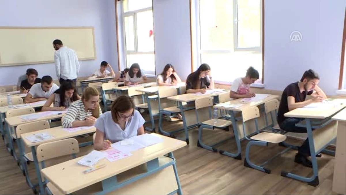 Azerbaycan\'da Türkçe Yeterlik Sınavı Yapıldı