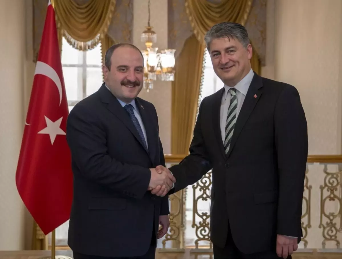 Bakan Varank Türkiye\'nin Otomobili Girişim Grubu Ceo\'sunu Kabul Etti