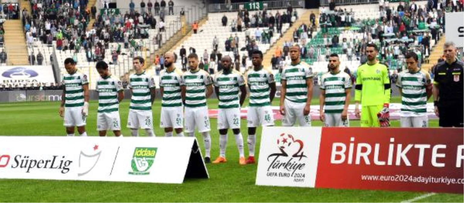Bursaspor\'da 10 Oyuncu ile Yollar Ayrıldı, 4 Transfer Yapıldı
