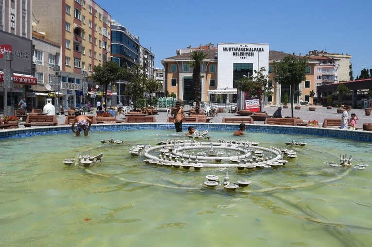 Çocukların Tehlikeli Havuz Keyfi