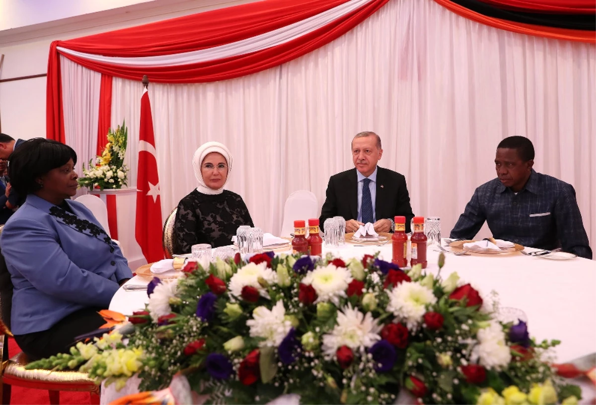 Erdoğan, Onuruna Verdiği Yemeğe Katıldı